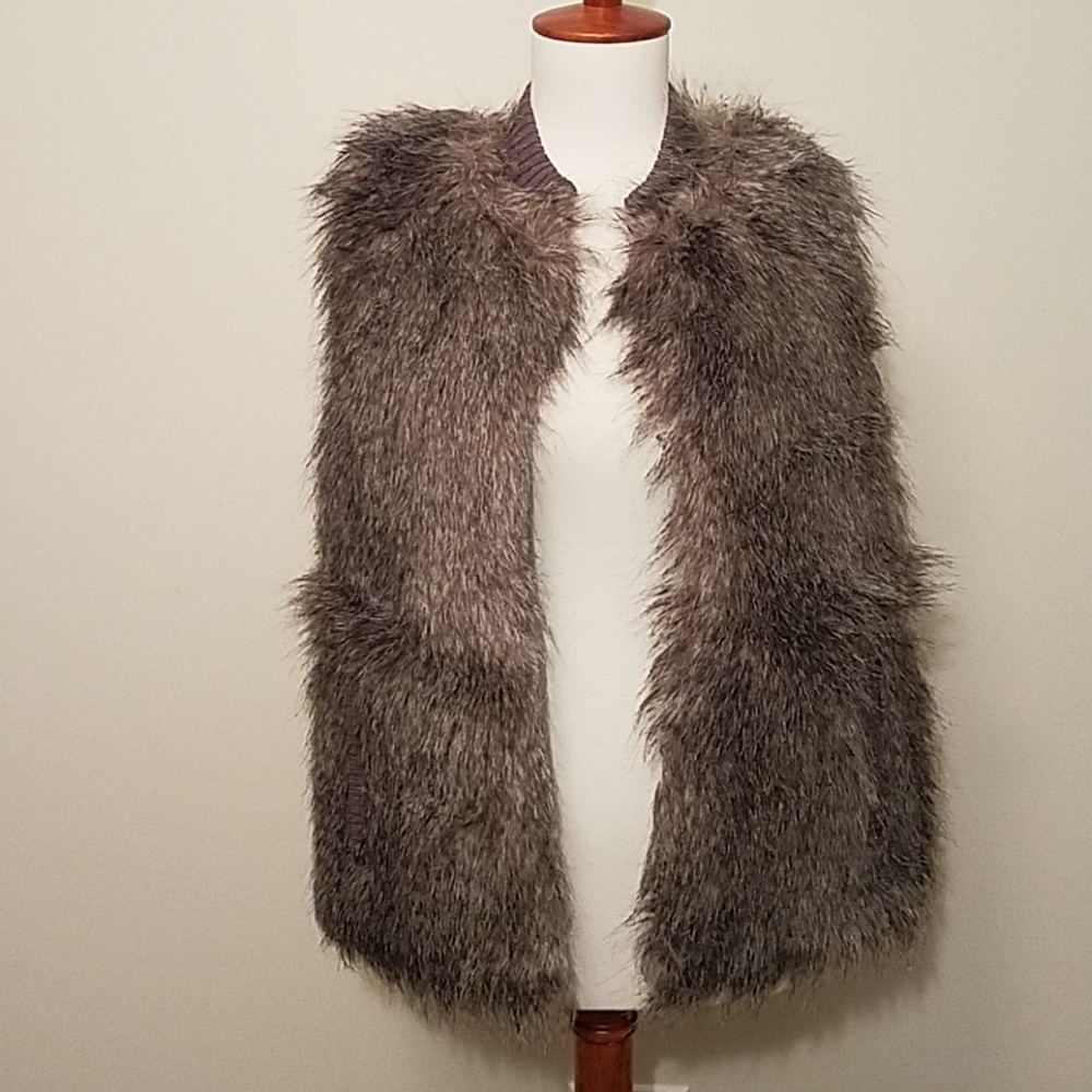 NWT Sag Harbor faux fur gray vest